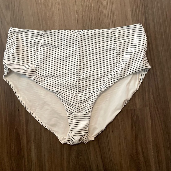 H&M Women’s Black and White Striped High-Waisted Bikini Bottom size 10 - Picture 5 of 6